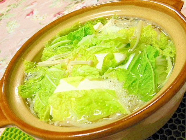 お吸い物の素ｄｅ❤豆腐とエノキと白菜の食べるスープ