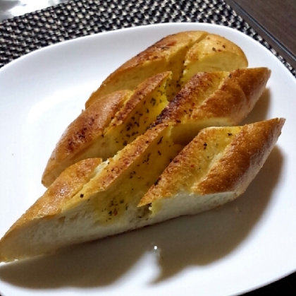 ガーリックフランスパンにしました(^^)とっても美味しく頂きました♪