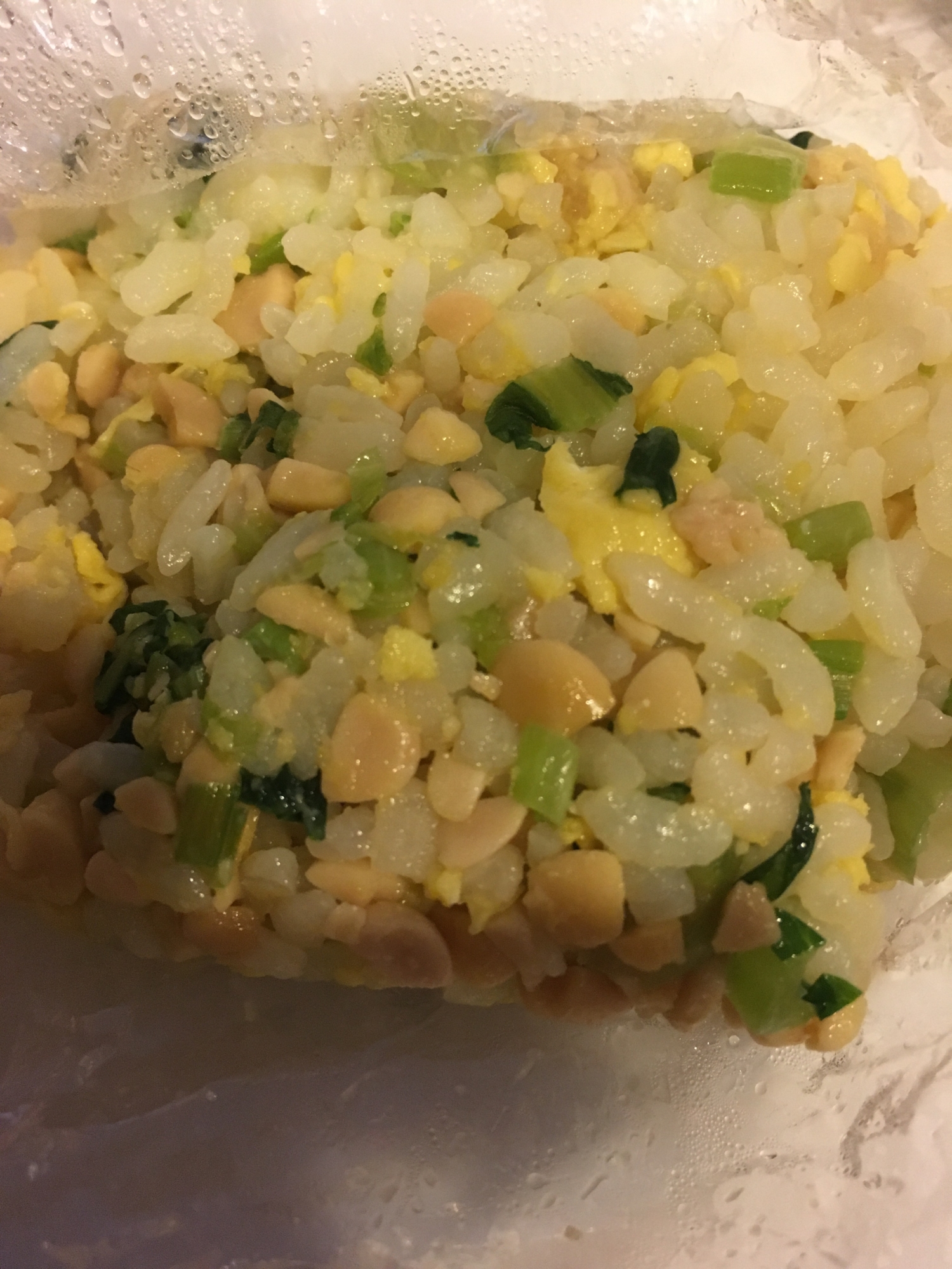 【離乳食完了期】レタスと小松菜で納豆チャーハン