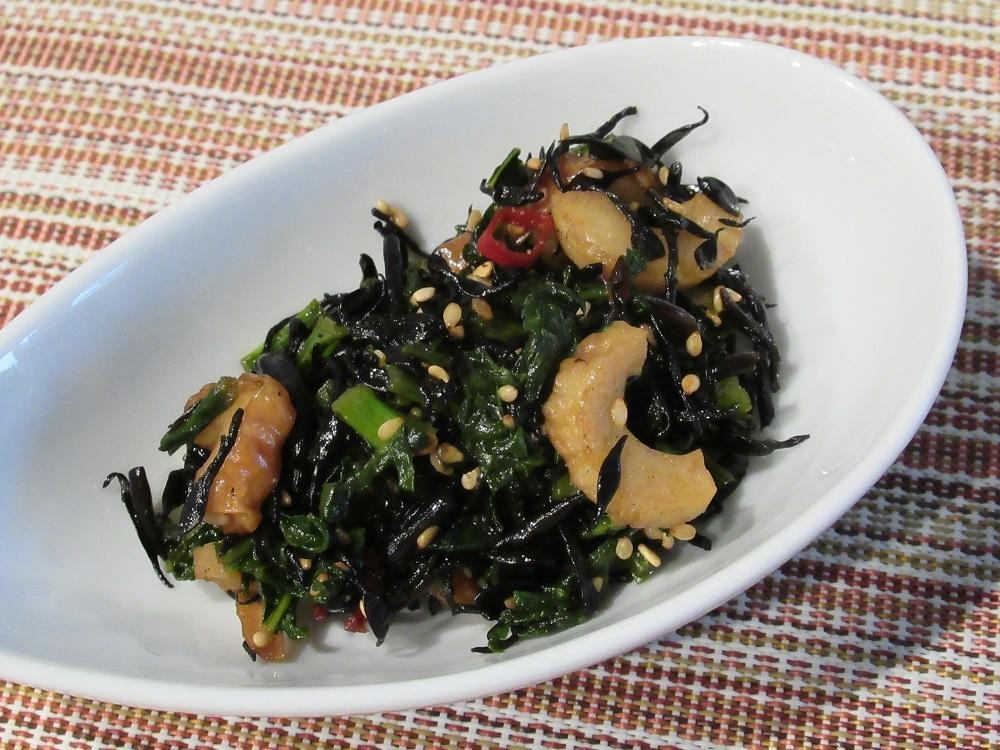 15. 作り置きに。ひじきとかぶの葉の炒め煮