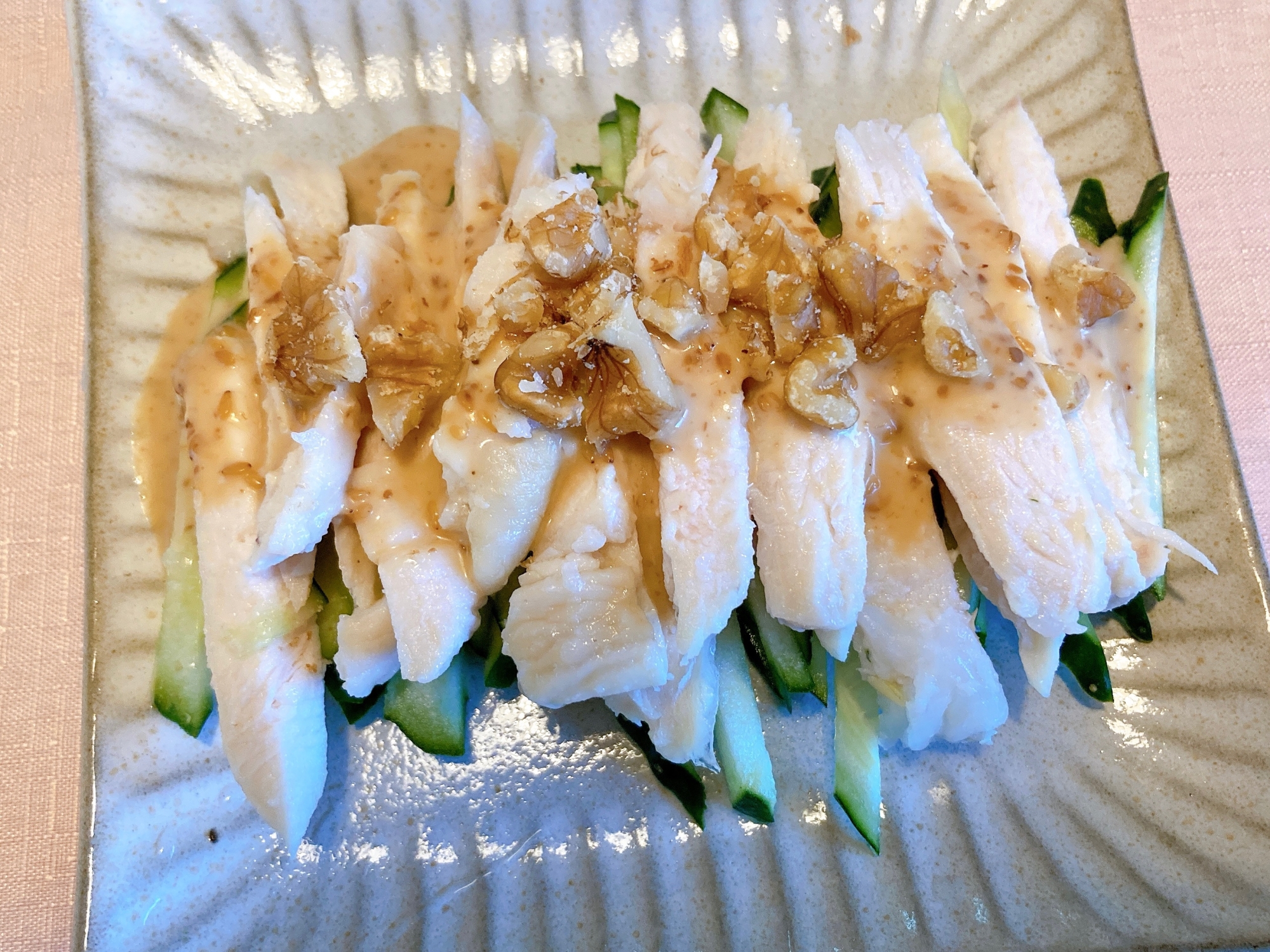 深煎りごまドレよだれ鶏