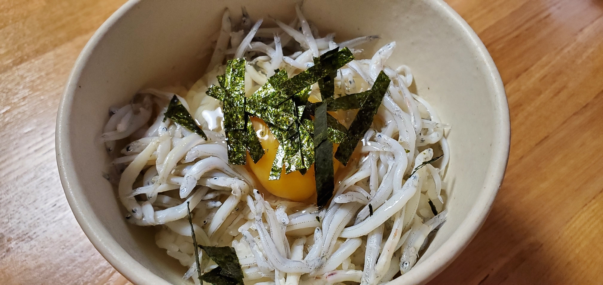 とっても簡単✩乗せるだけのしらす丼