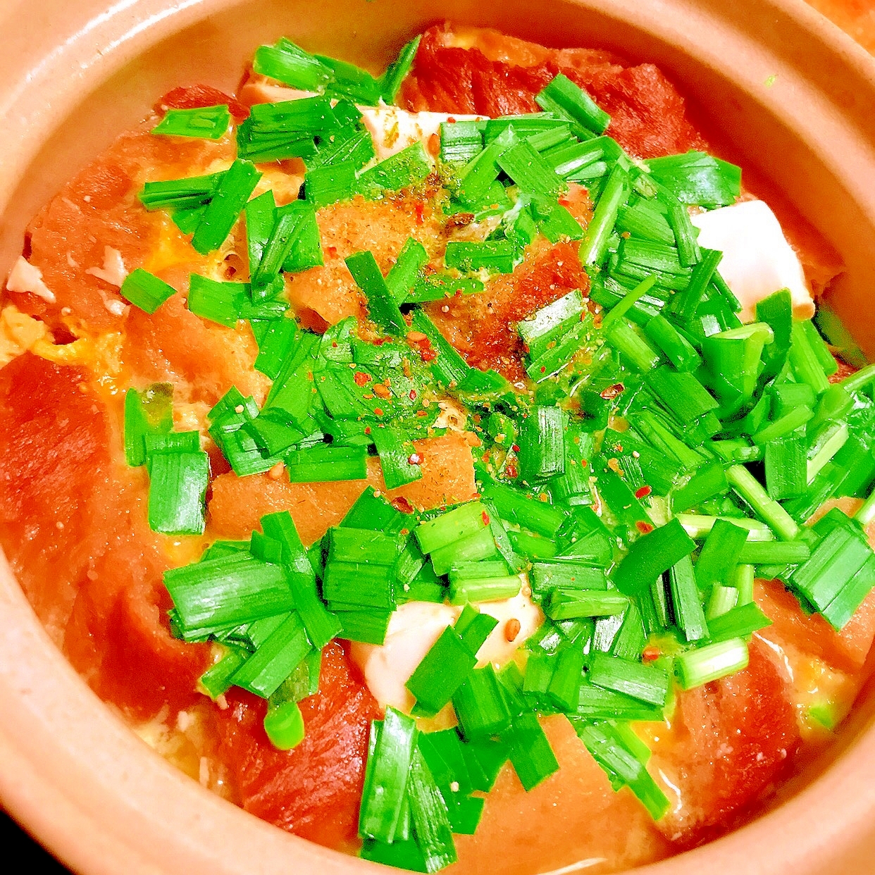 お麩とお揚げとお豆腐のぷるぷる韮玉鍋