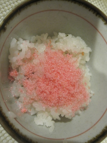 茶色とピンク♡鶏そぼろと桜でんぶご飯！