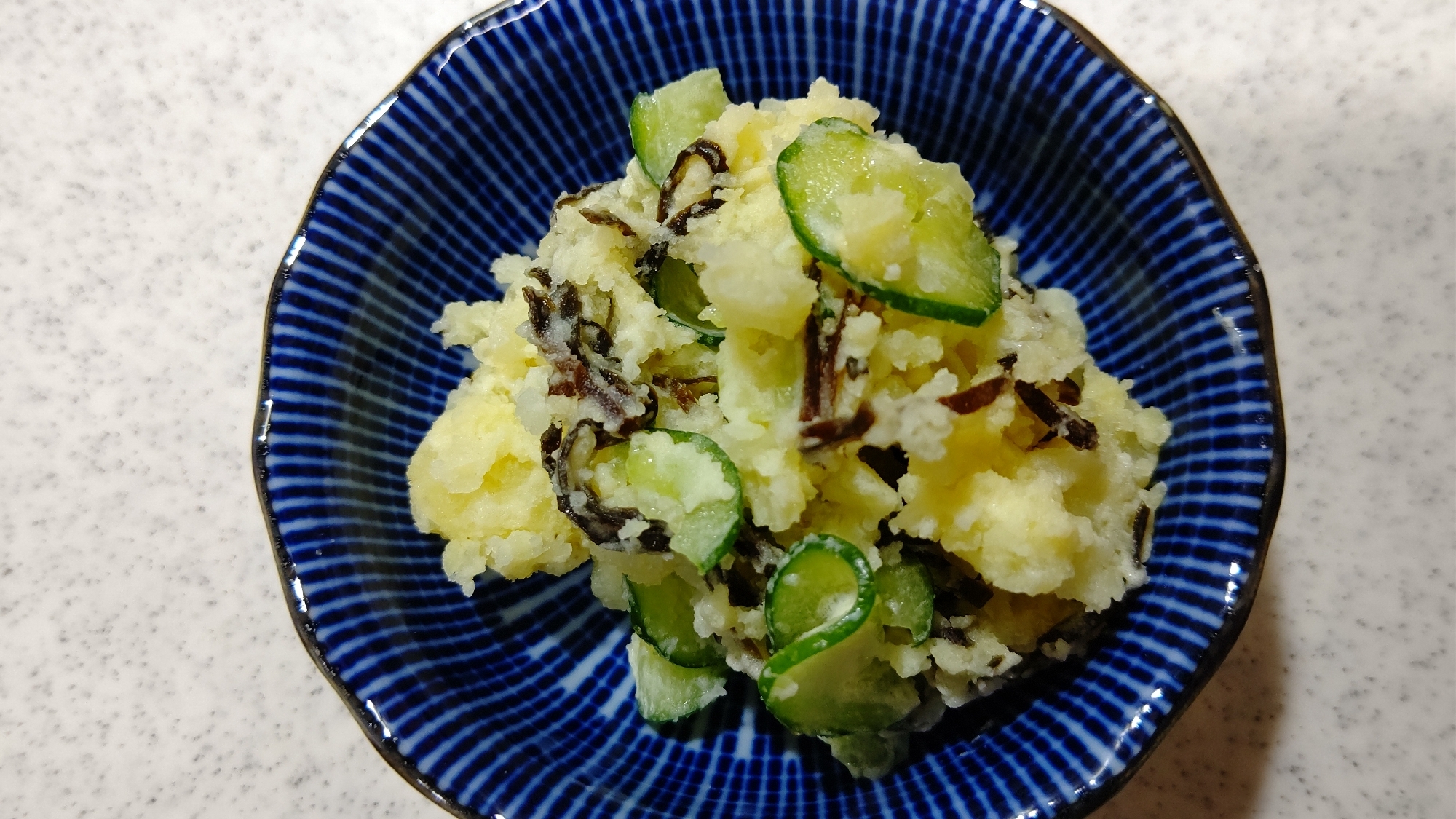 ハムがなくても、塩昆布のポテトサラダ