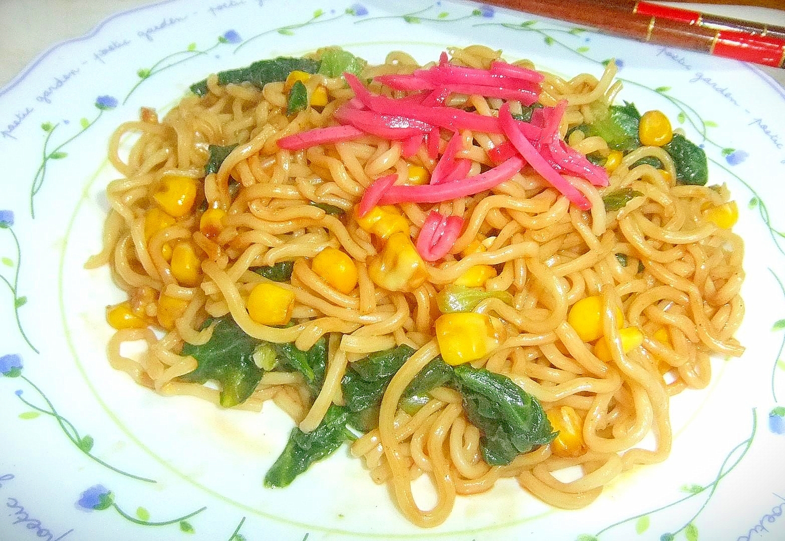 レタスとコーンの焼きそば