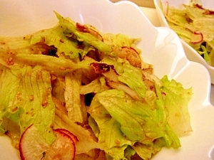 レタスとタコの胡麻サラダ
