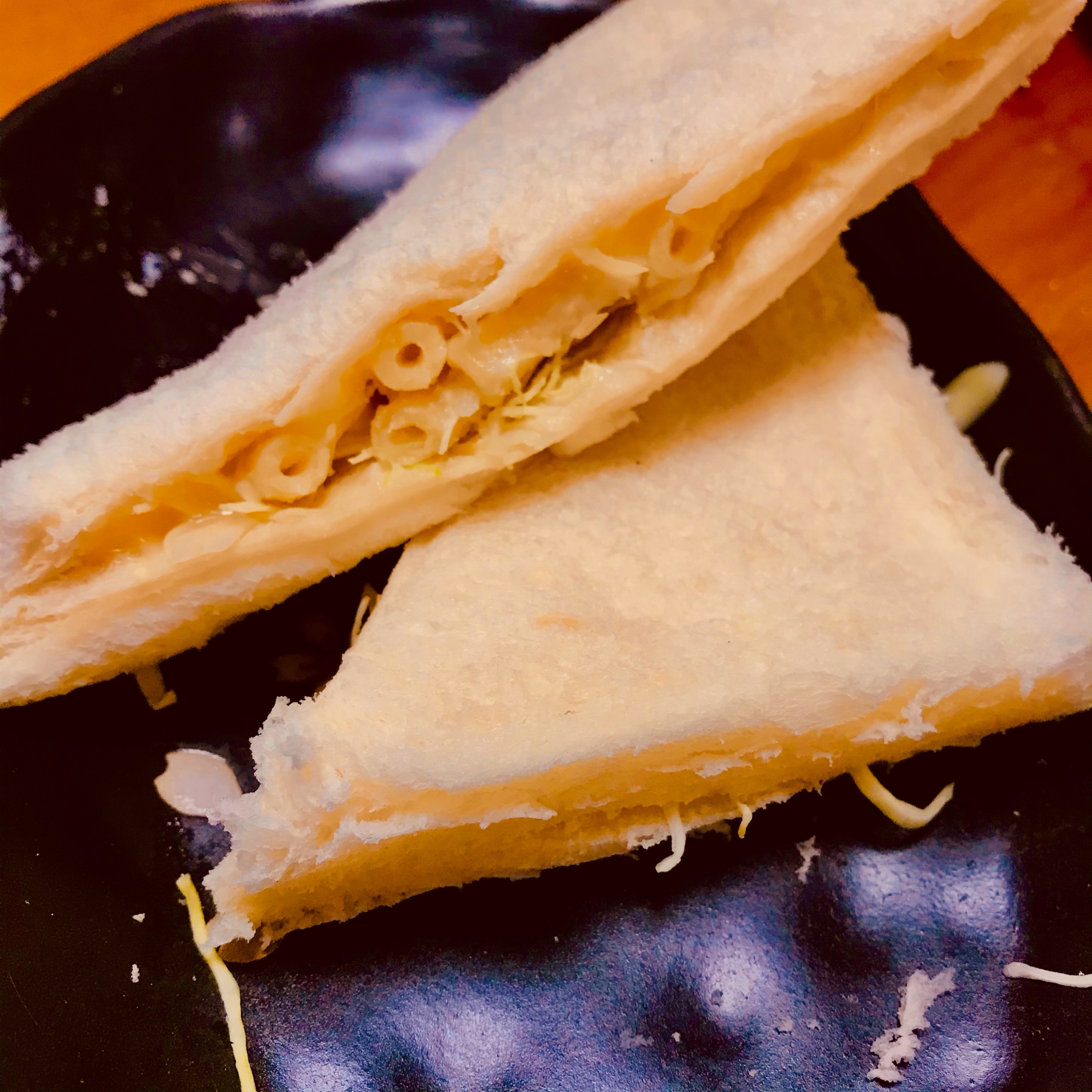 マカロニサラダのサンドイッチ