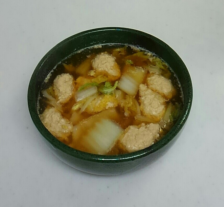 鶏団子と白菜のスープ