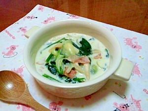 チーズとほうれん草のぽかぽかミルク煮♪