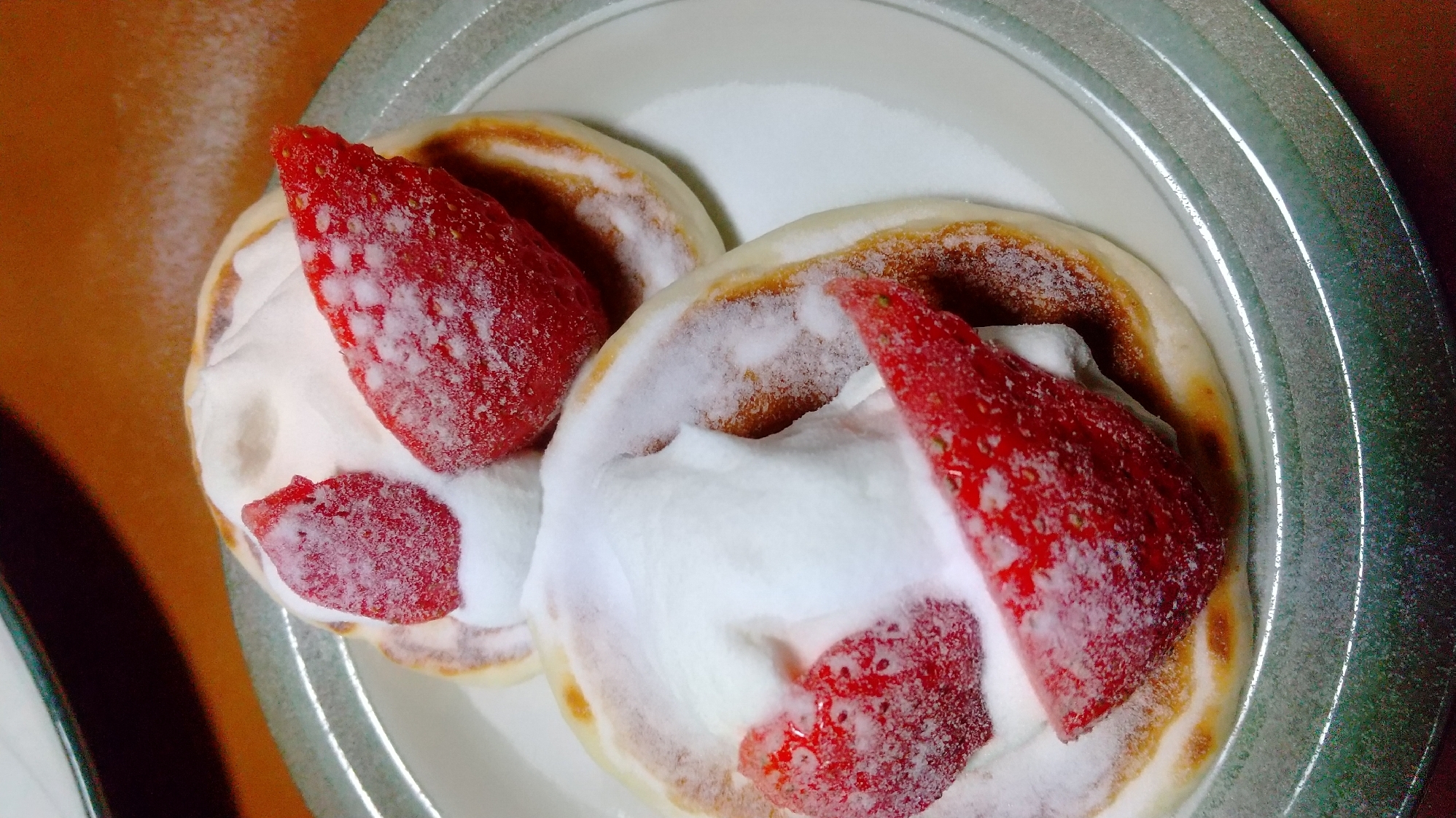 苺とラカンカホイップのパンケーキ